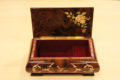 Velvet lining - Italian inlaid music box