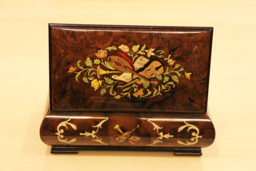 Rear of Carillon - Italian inlaid music box