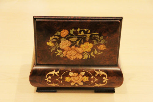 Flowers - Inlaid wood music box