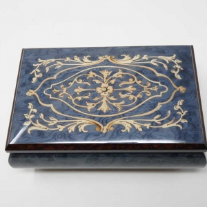 Cofanetto musicale con ornato classico