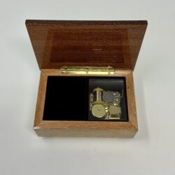 Portagioie musicale intarsiato con ornato classico Sorrentino